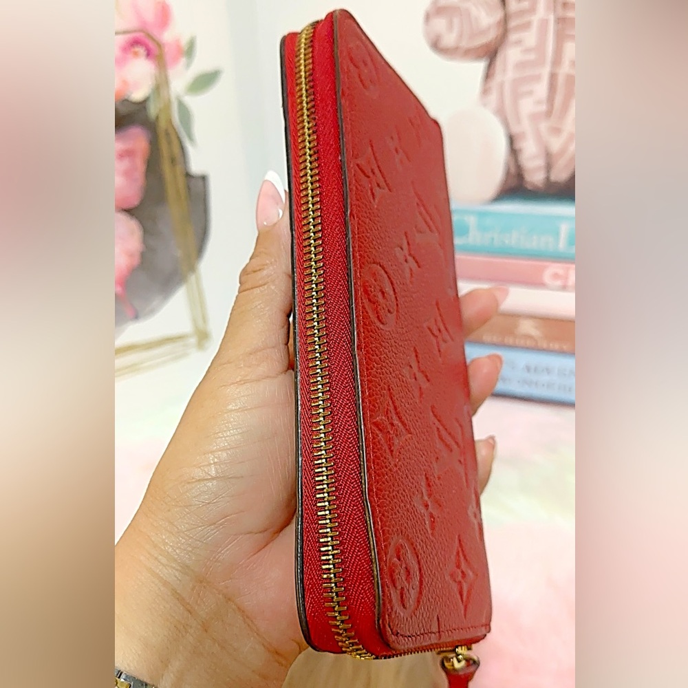 Louis Vuitton Zippy Wallet in Monogram Empreinte Leather - Picture 15 of 15
